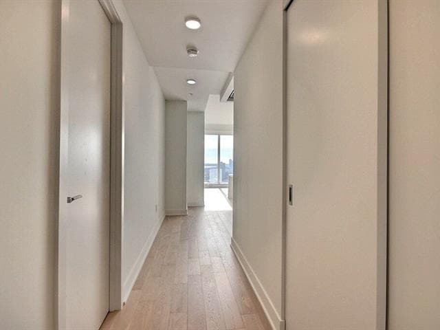 1288 Rue St-Antoine O., Montréal, QC H3C 0X6 — photo 2