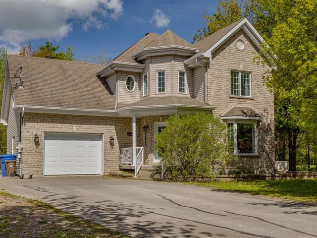 1340 Rue du Domaine, Saint-Lazare, QC J7T 2L4